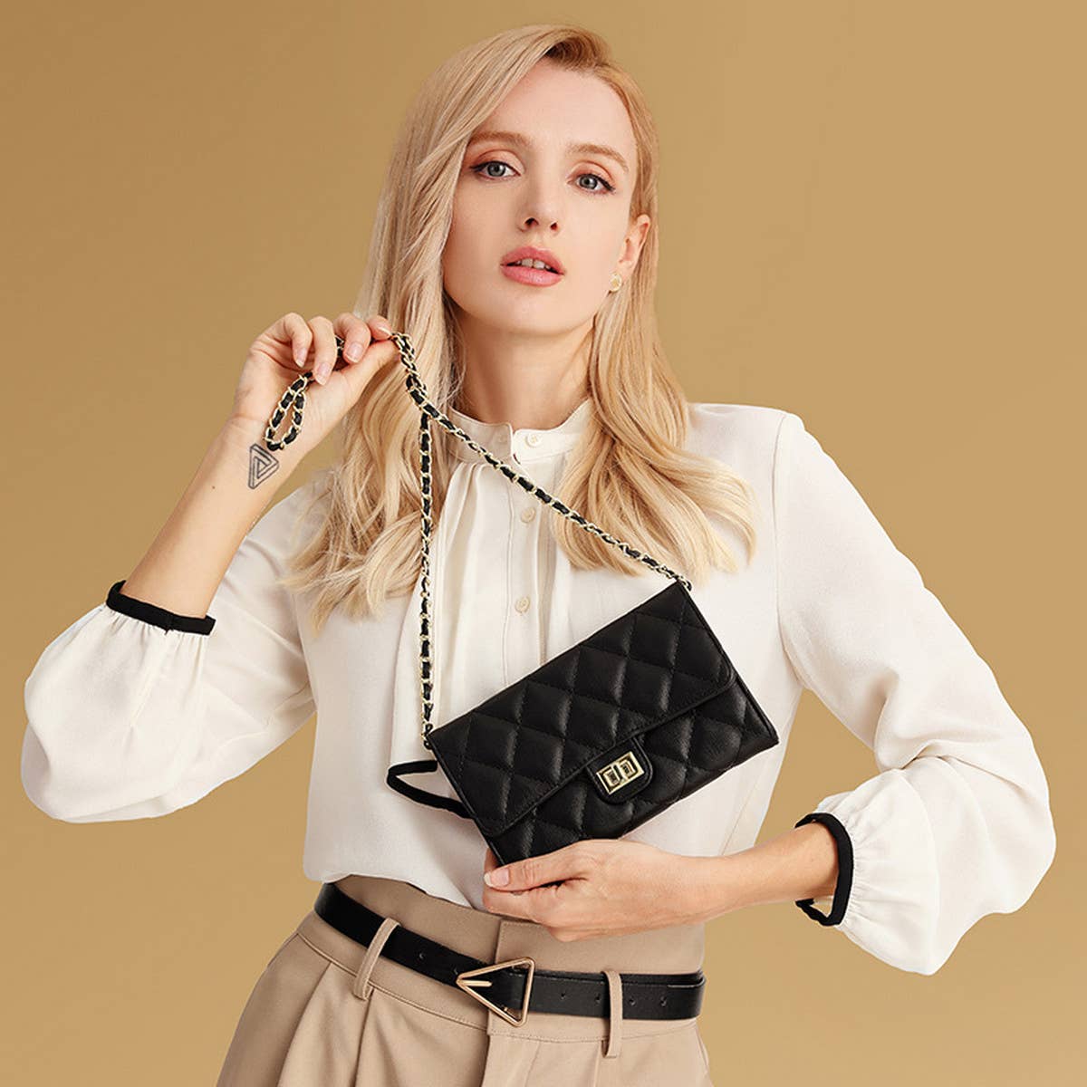 FASHIONABLE DIAMOND CHAIN CROSSBODY BAG_CWAB1635