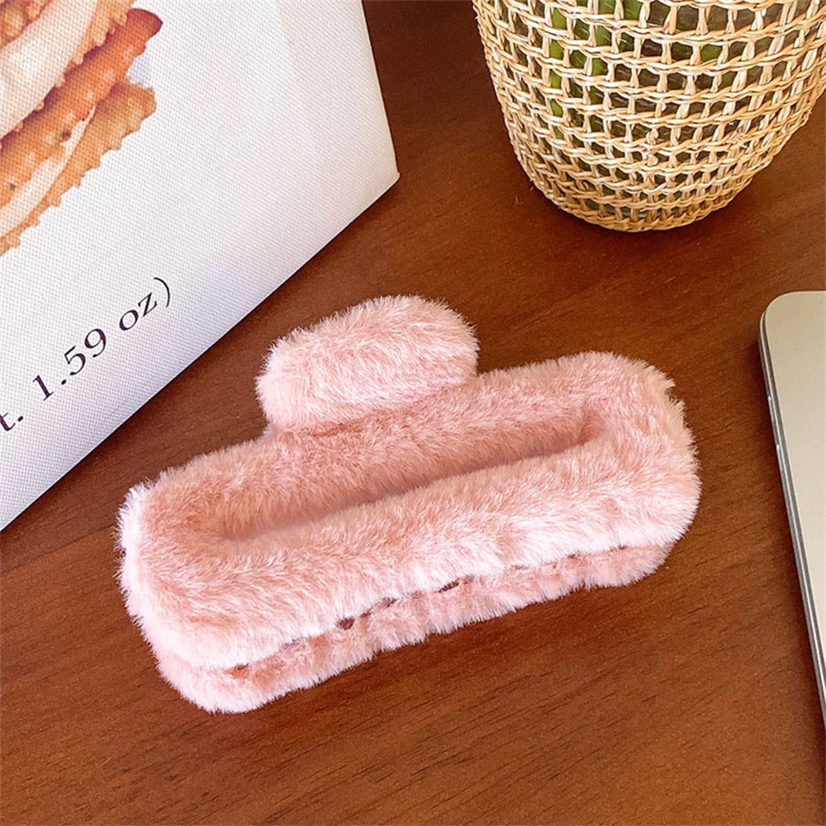 FAUX RABBIT FUR HAIR CLAW ELEGANT WINTER STYLE_CWABE0198
