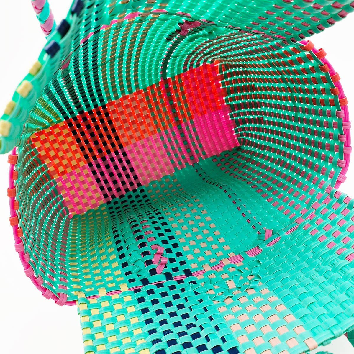 FRESH CONTRASTING COLOR HANDWOVEN BAG_CWAB2111