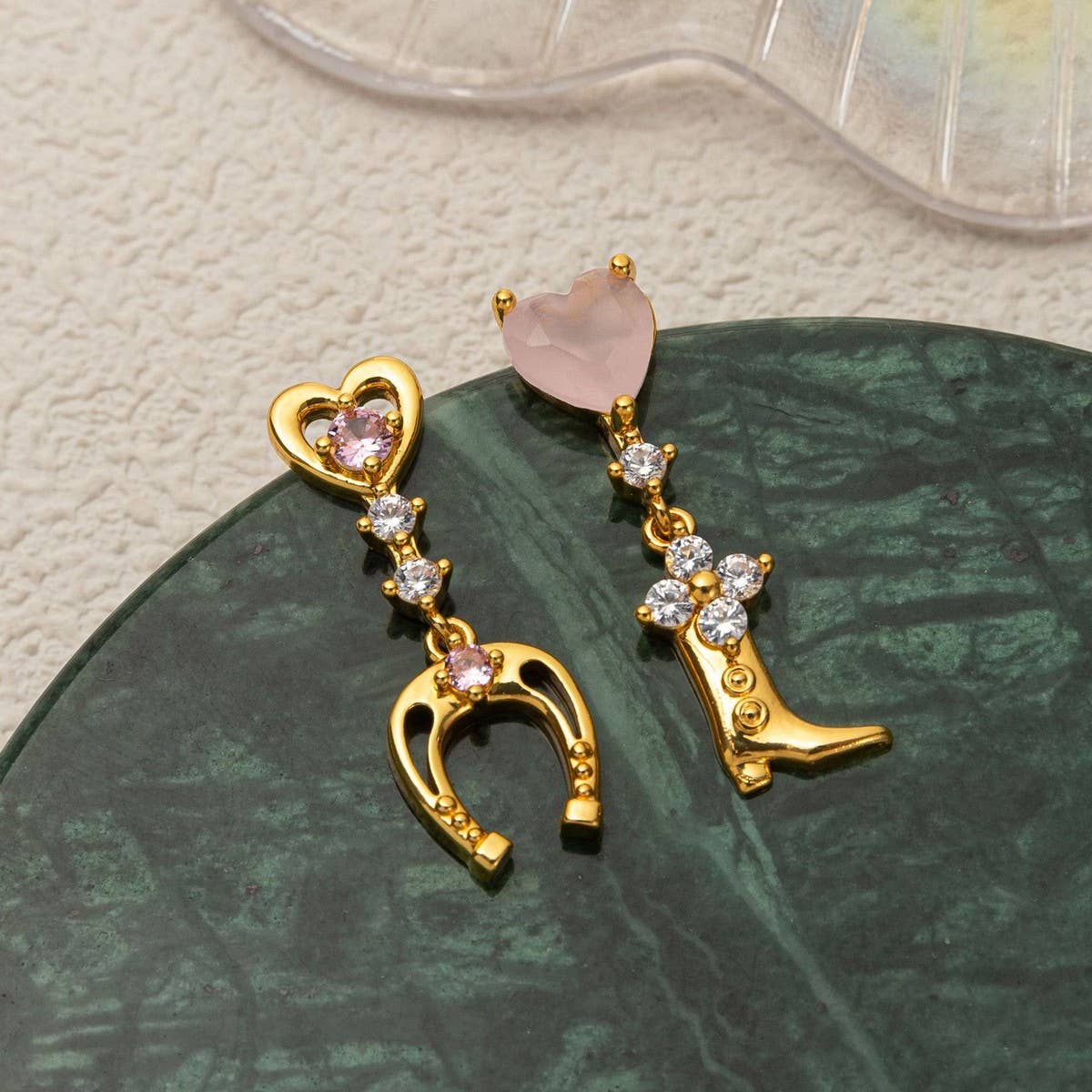 BOW HORSESHOE BOOT ZIRCON 18K GOLD STUD EARRINGS_CWAJE5069