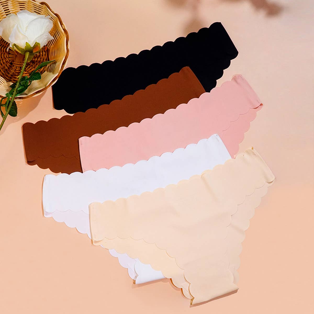 Women Mid-Waist Wavy Lace Ice Silk Panties_Cwmu0276