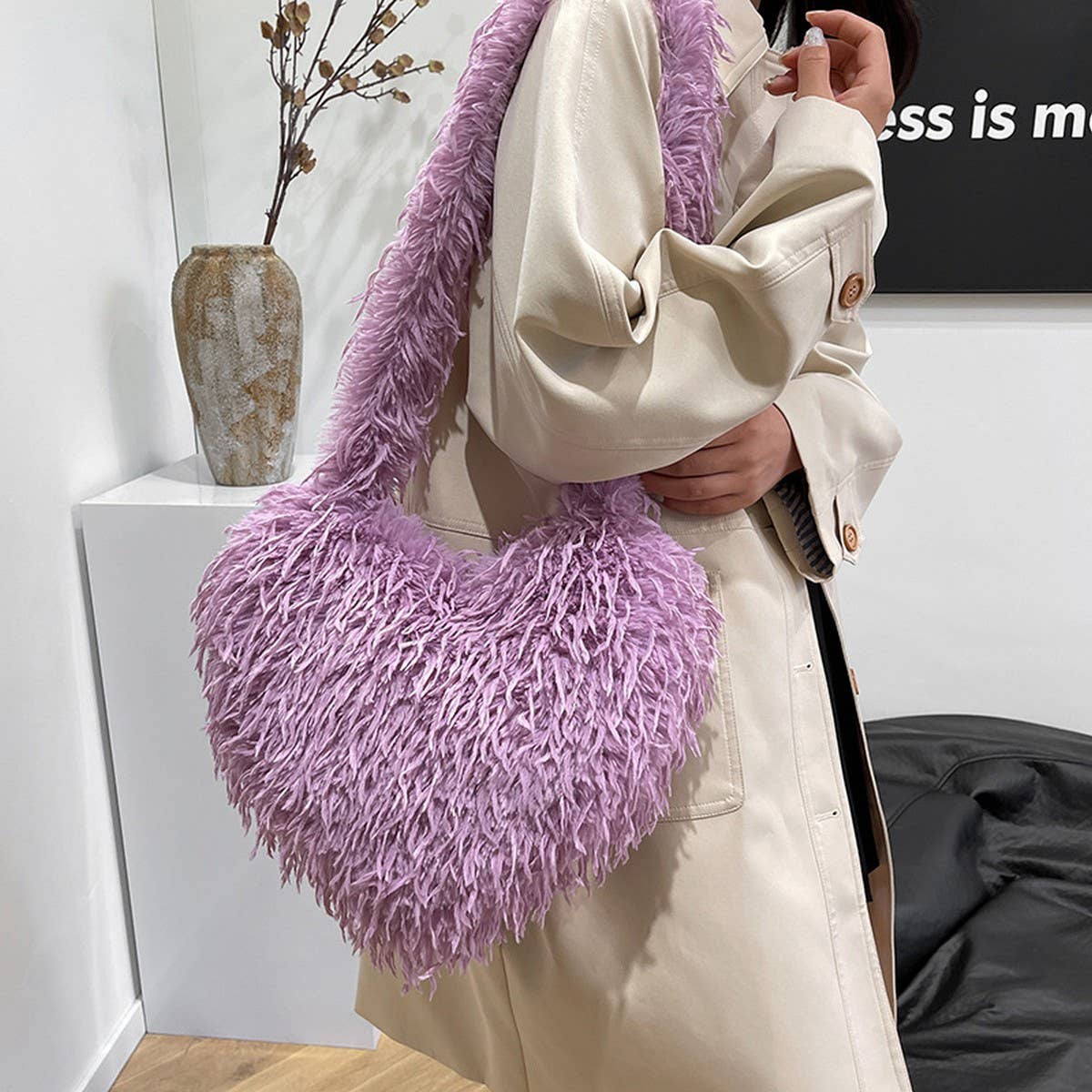 Winter Crossbody Oneshoulder Feather Heart Plushbag_Cwab4006