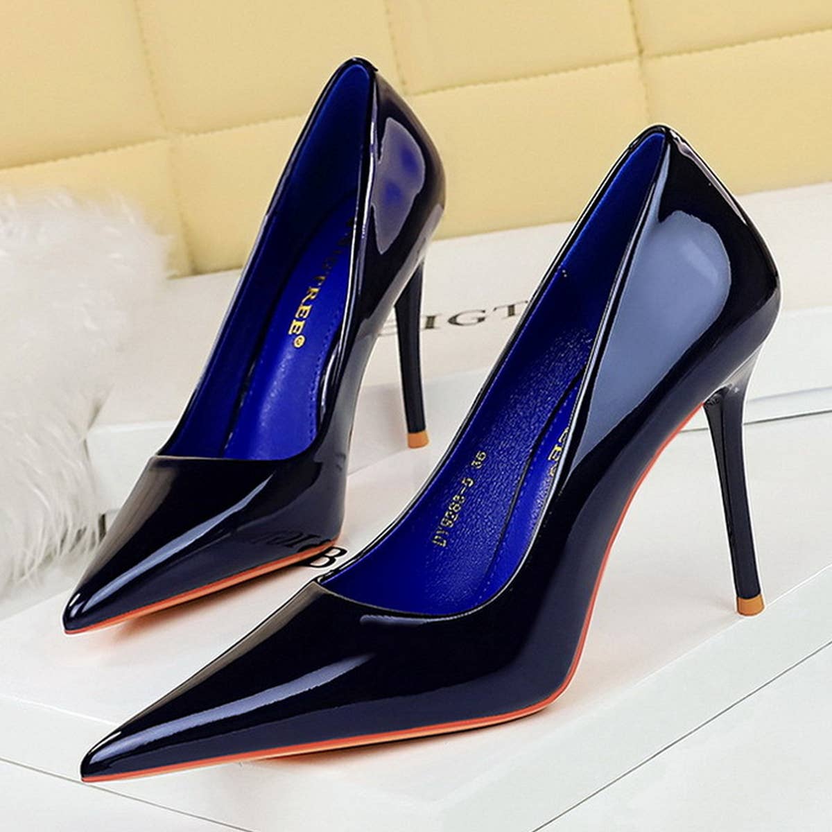 FASHION SOLID COLOR SHALLOW POINTED HIGH HEELS_CWSHH0047