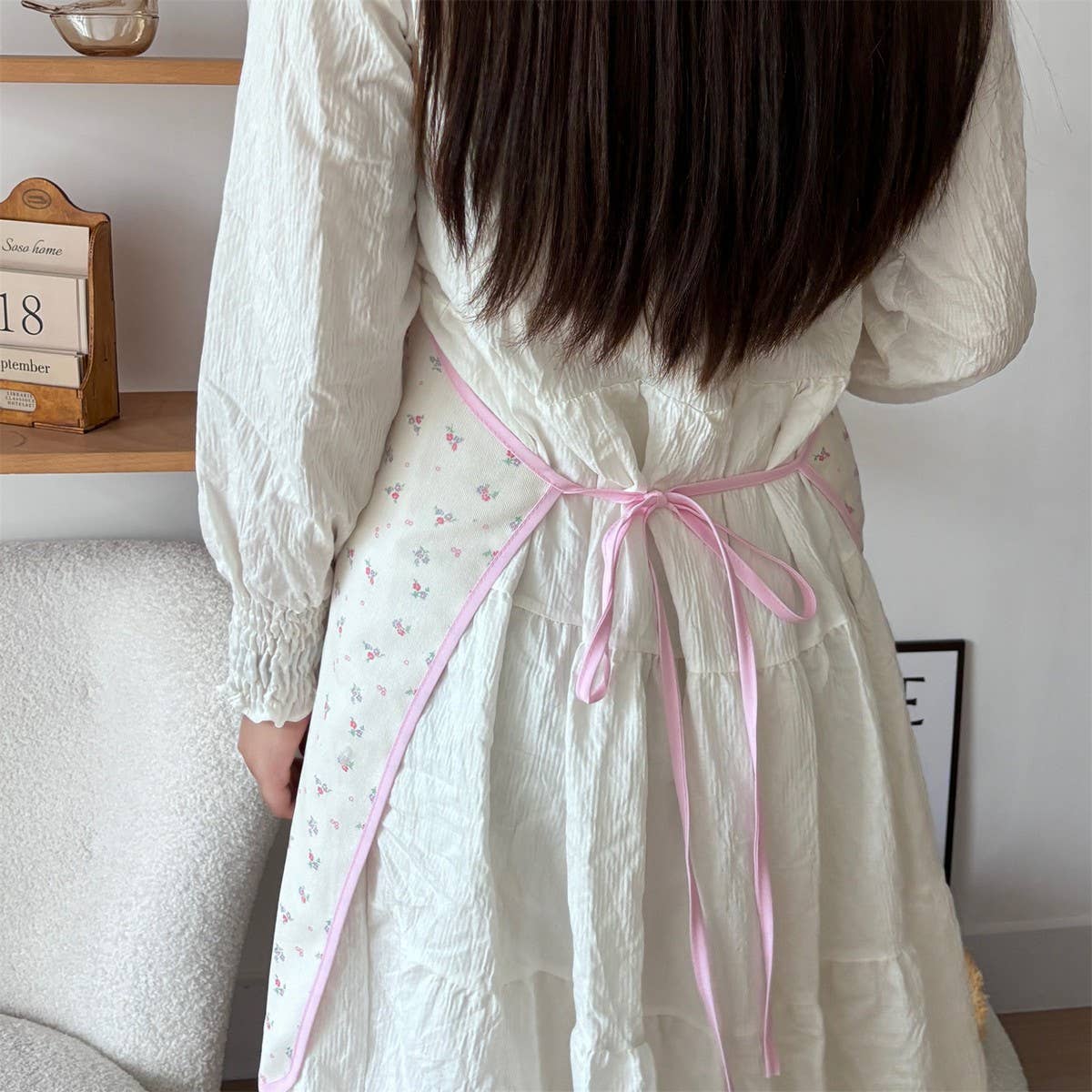 SMALL FRESH HALF LENGTH CANVAS FLORAL APRON_CWMM5843