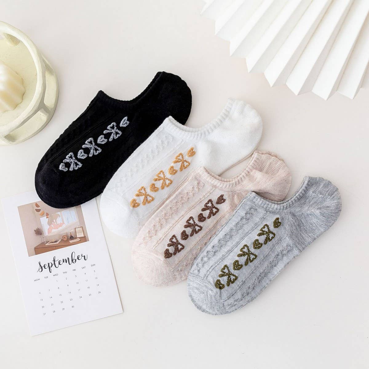 CARTOON BEAR SILICONE ANTI SLIP BOAT SOCKS_CWMS2023