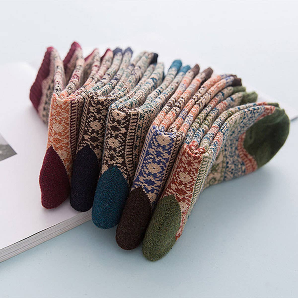 ALPACA VINTAGE FLORAL PATTERN CREW SOCKS_CWMS0205