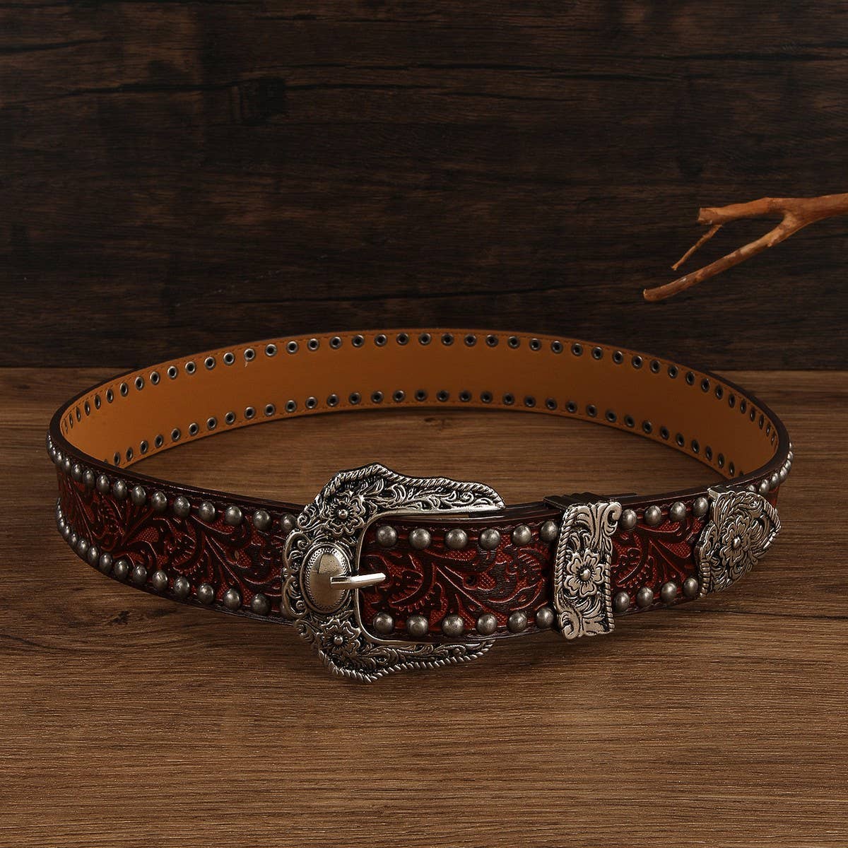 Vintage Distressed Rivet Embossed Belt_Cwmm3957