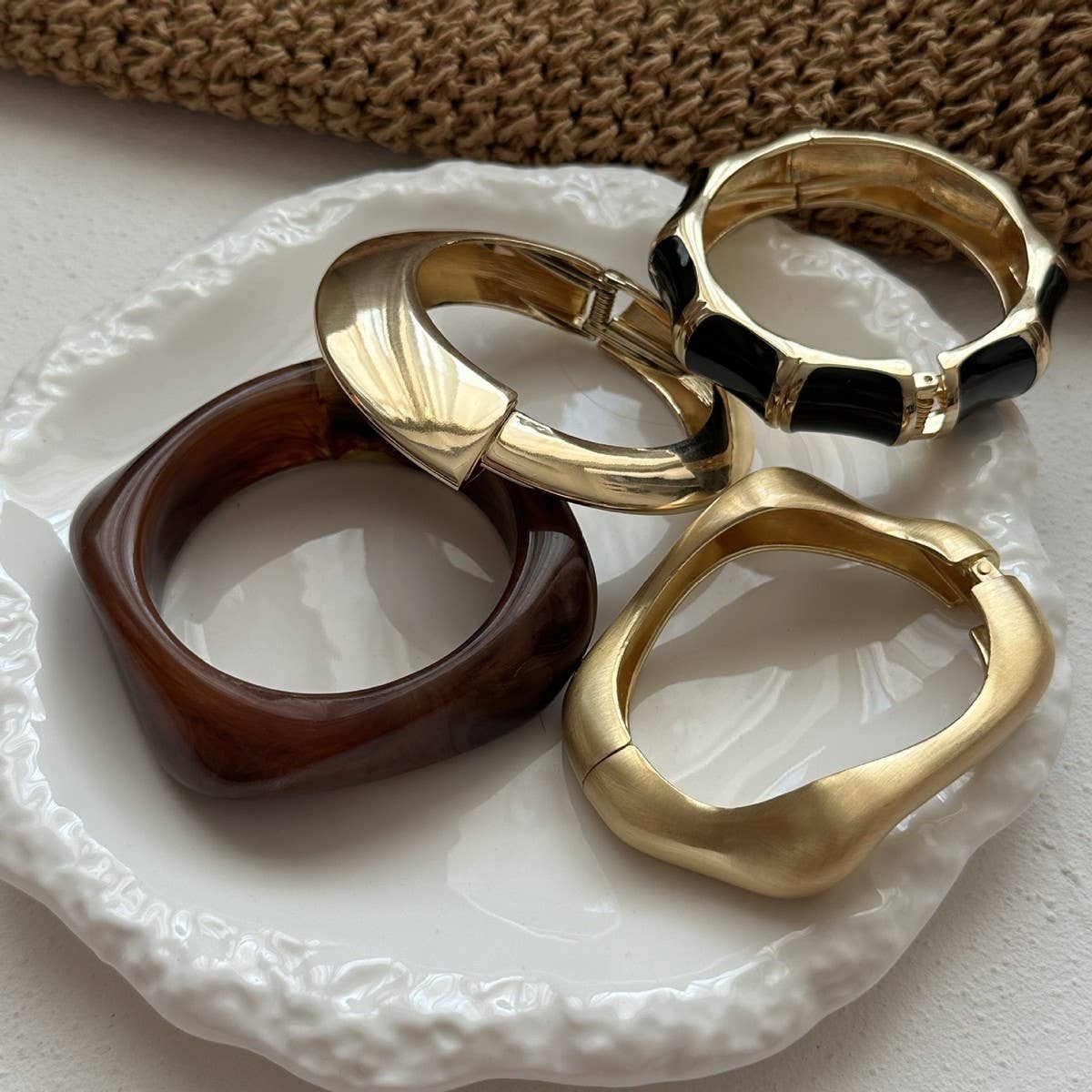 FASHIONABLE AND VERSATILE IRREGULAR BRACELET_CWMM3075