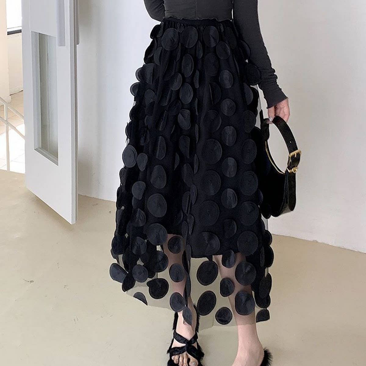 THREE DIMENSIONAL FLORAL TULLE MESH SKIRT_CWBLS0395