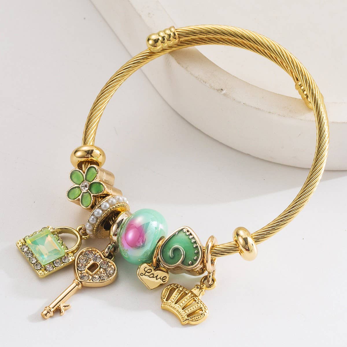 ADJUSTABLE GOLD BRACELET WITH CROWN KEY HEART_CWMM8565