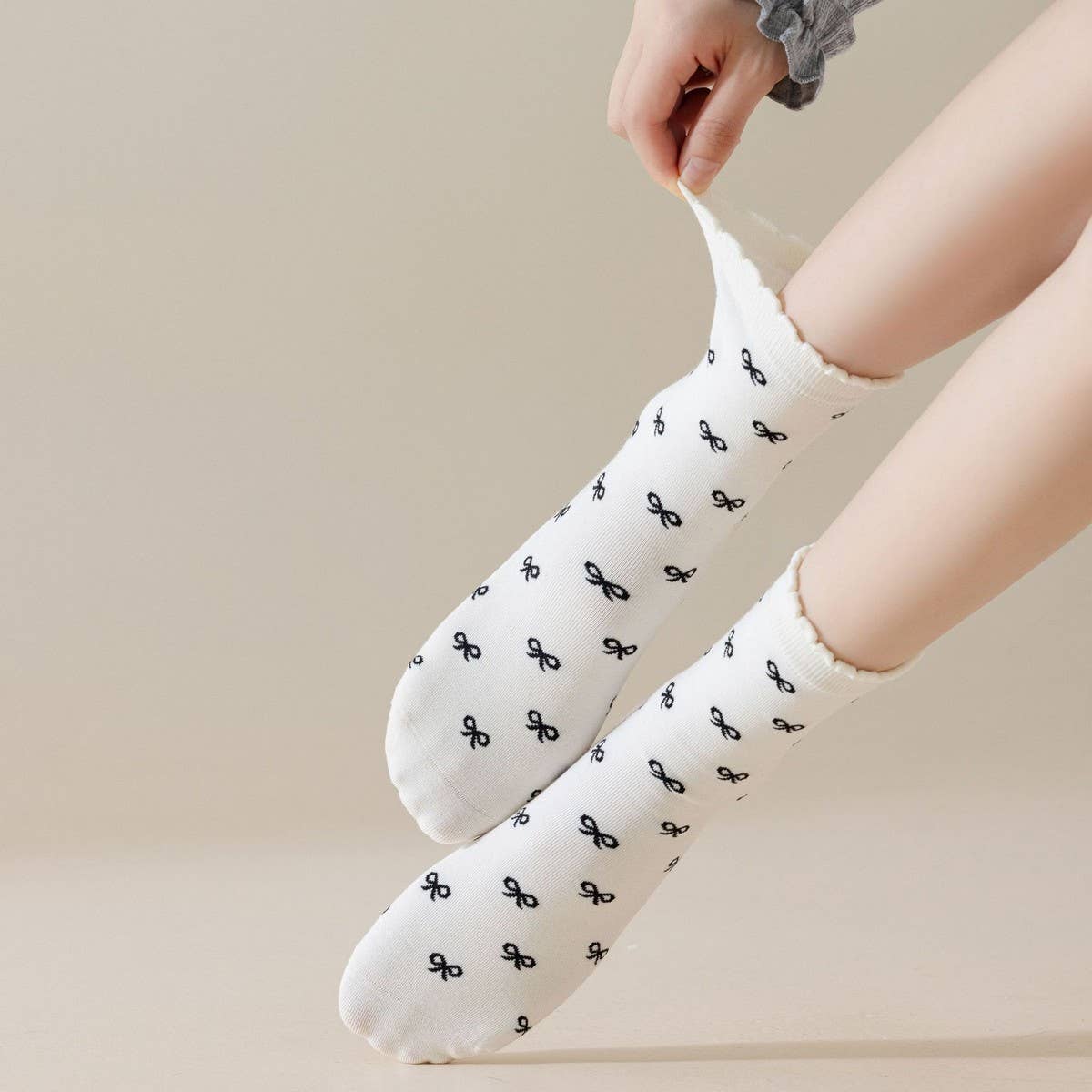 Versatile Wood Ear Lace Bowknot Mid-Calf Socks_Cwms1363