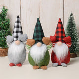 CHRISTMAS PLAID FACELESS DOLL WINDOW DISPLAY_CWMM2921