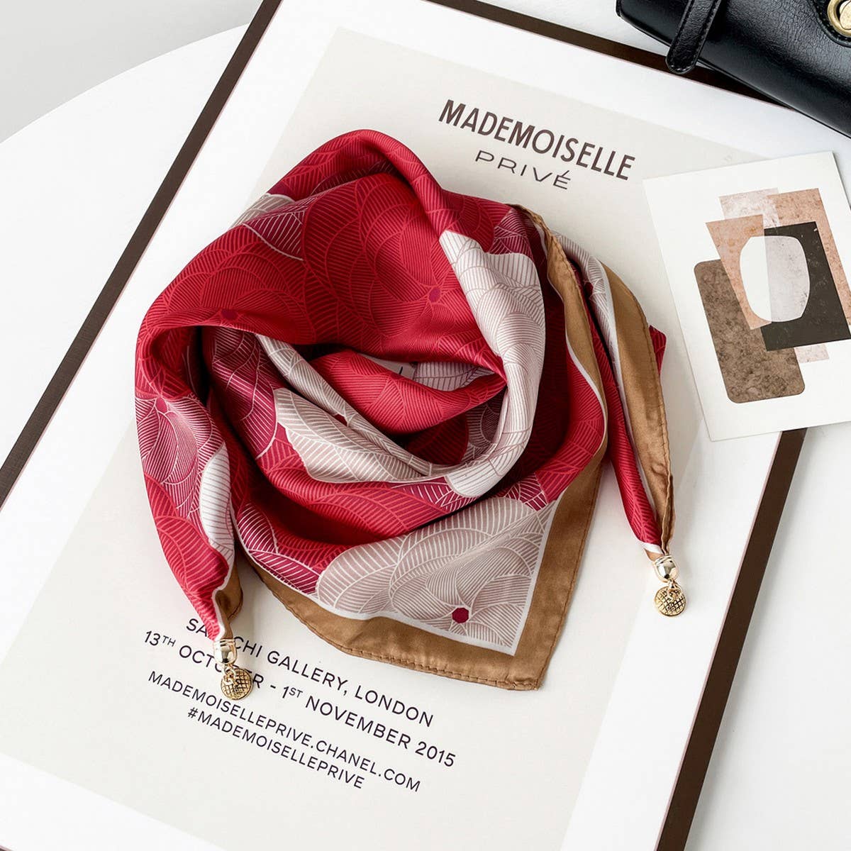 Magnetic Print Triangle Scarf For Spring Style_Cwasc02917