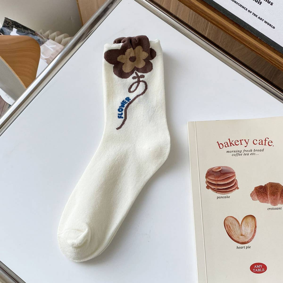 White Coffee Color Floral Print Crew Socks_Cwms0298
