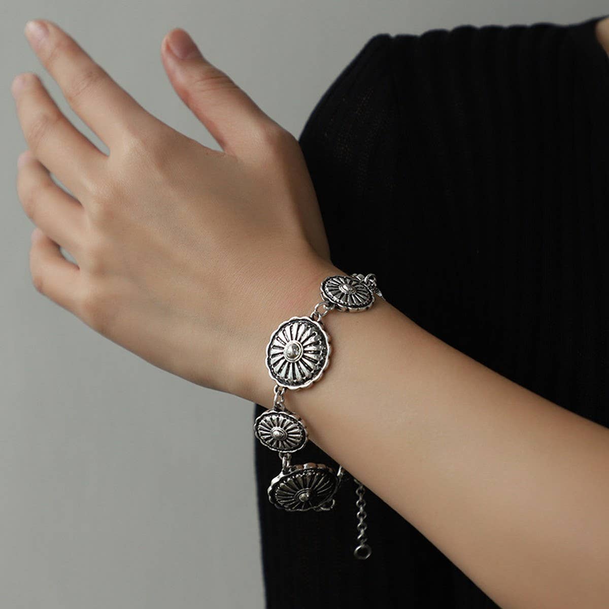 Womens High-End Fashion Earrings And Necklace Set