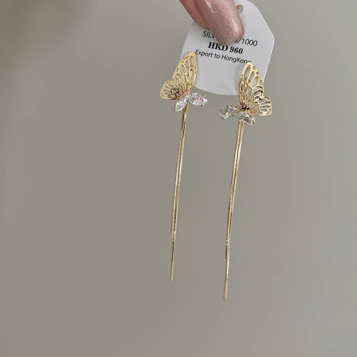 HOLLOW BUTTERFLY TASSEL EARRINGS_CWAJE1287