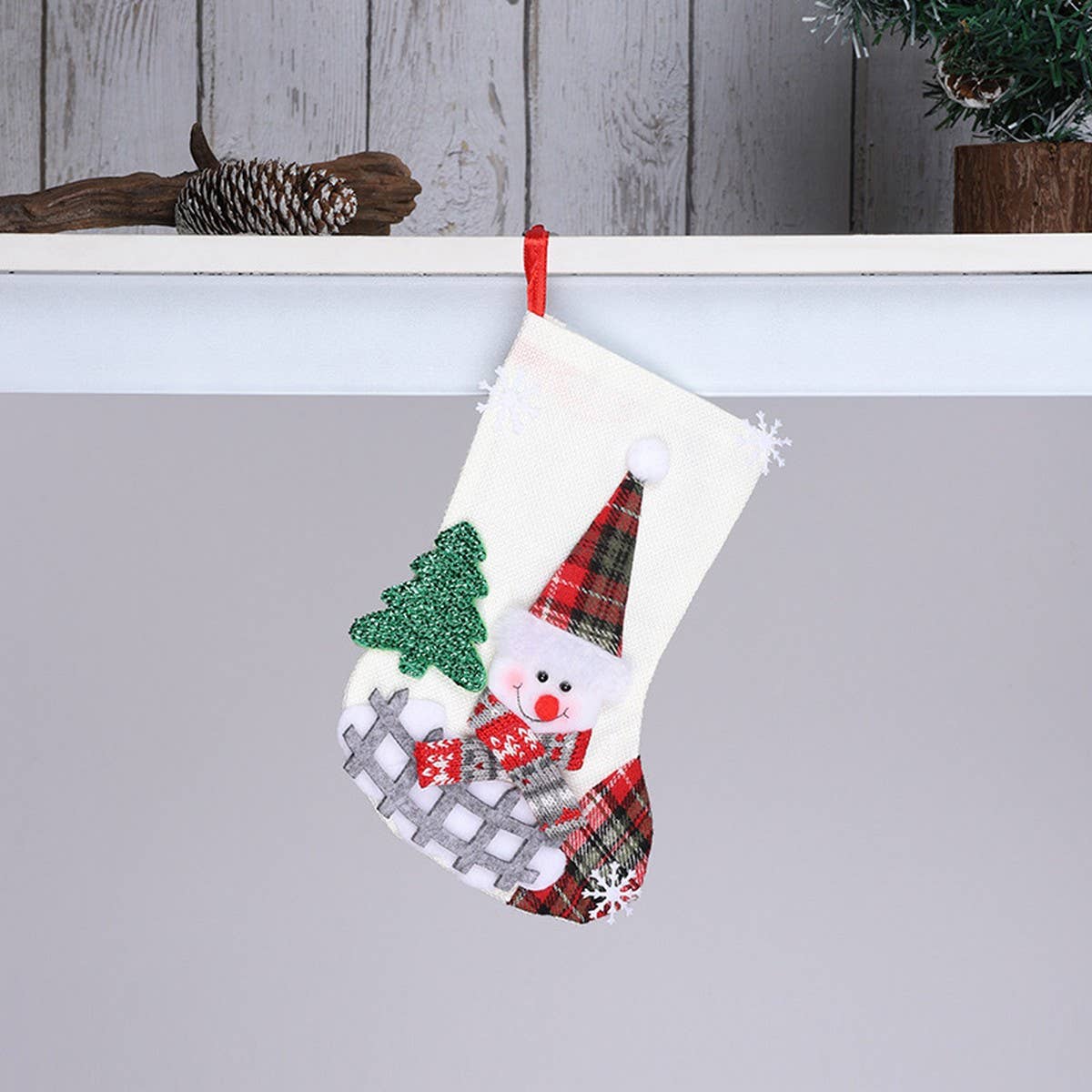 DECORATIVE BURLAP MEDIUM CHRISTMAS STOCKING_CWMS1430