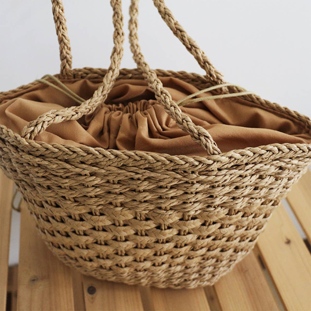 Women Hand-Woven Bucket Straw Bag_Cwab0817