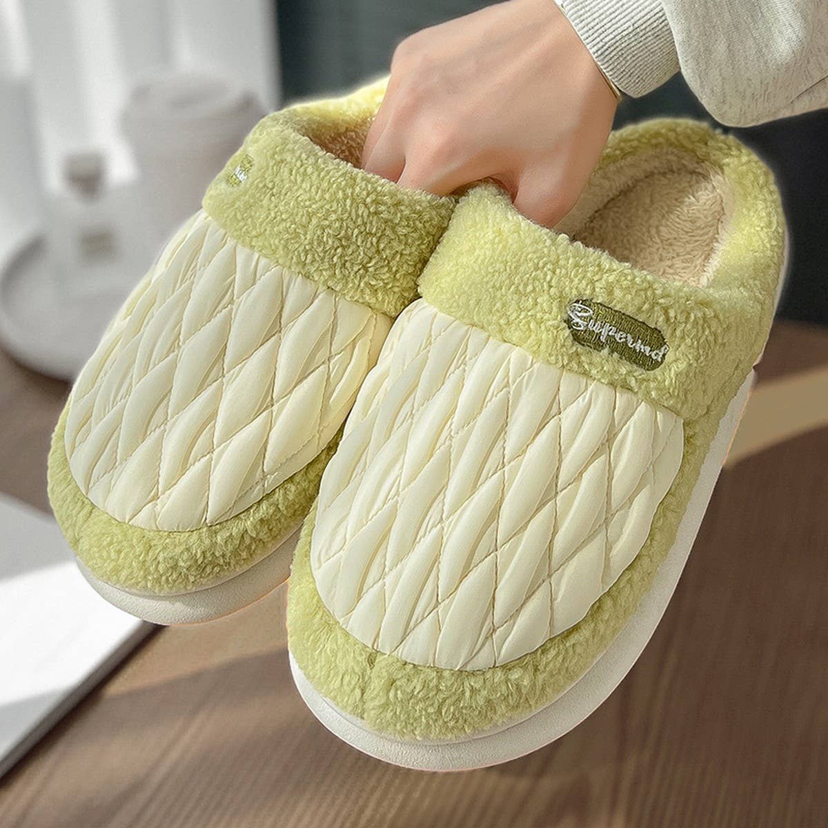 Winter Slippers Warm Cushioned Slides House Shoes_Cwshs0299