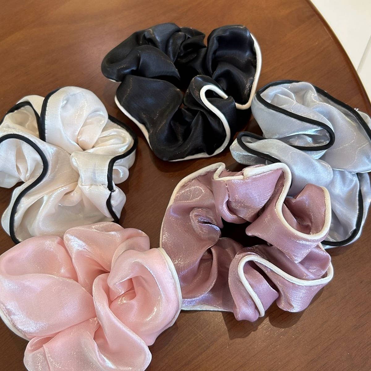 NICHE DESIGN HAIR FLOWER BORDER HAIR SCRUNCHIES_CWAHA2802
