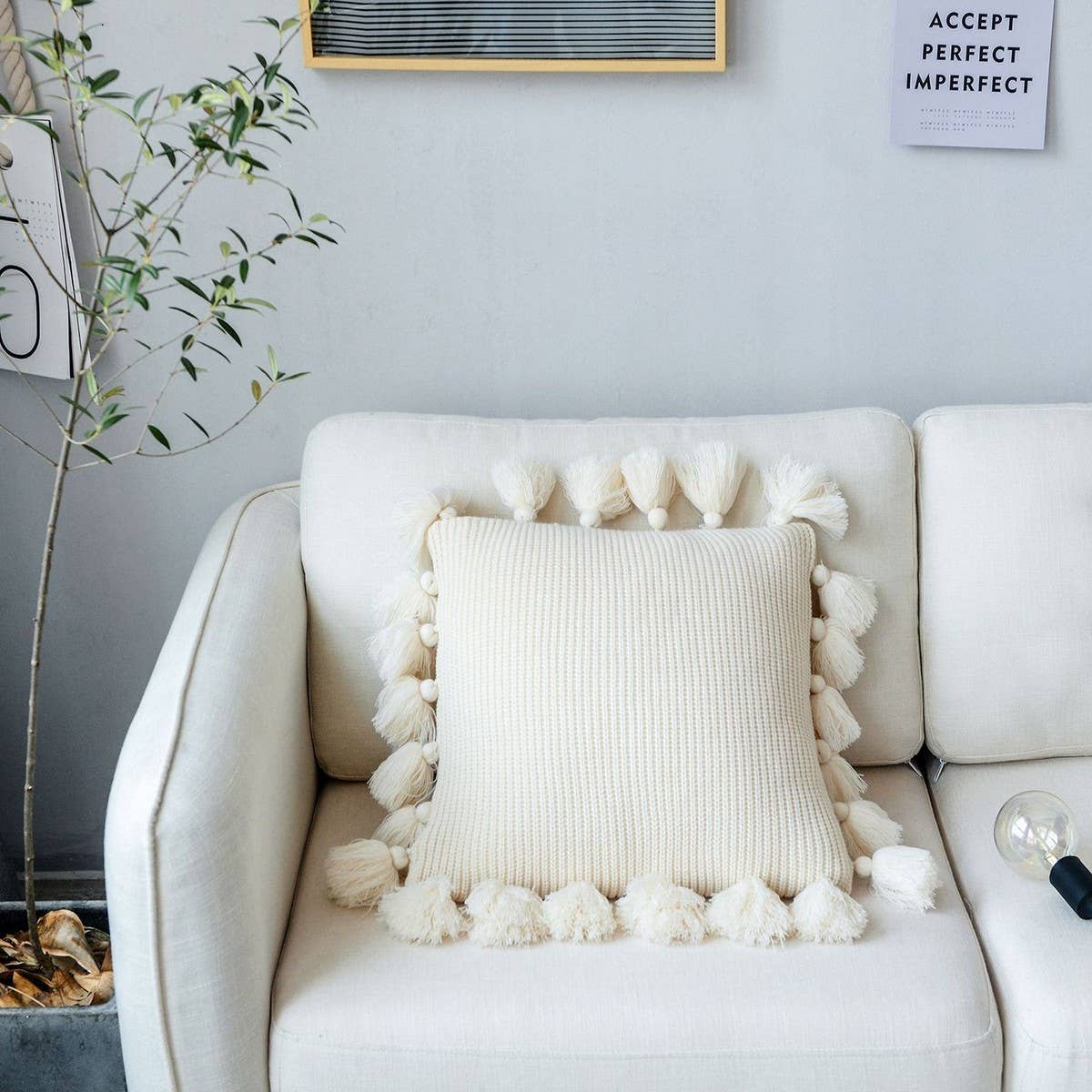 CREATIVE SOLID COLOR TASSEL WOOL THROW PILLOW_CWMM2368