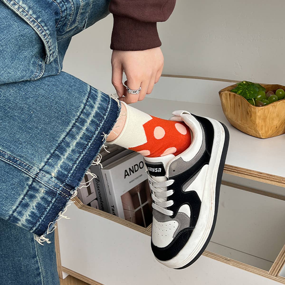 ALL SEASON PURE COTTON MID TUBE POLKA DOT SOCKS_CWMS0535