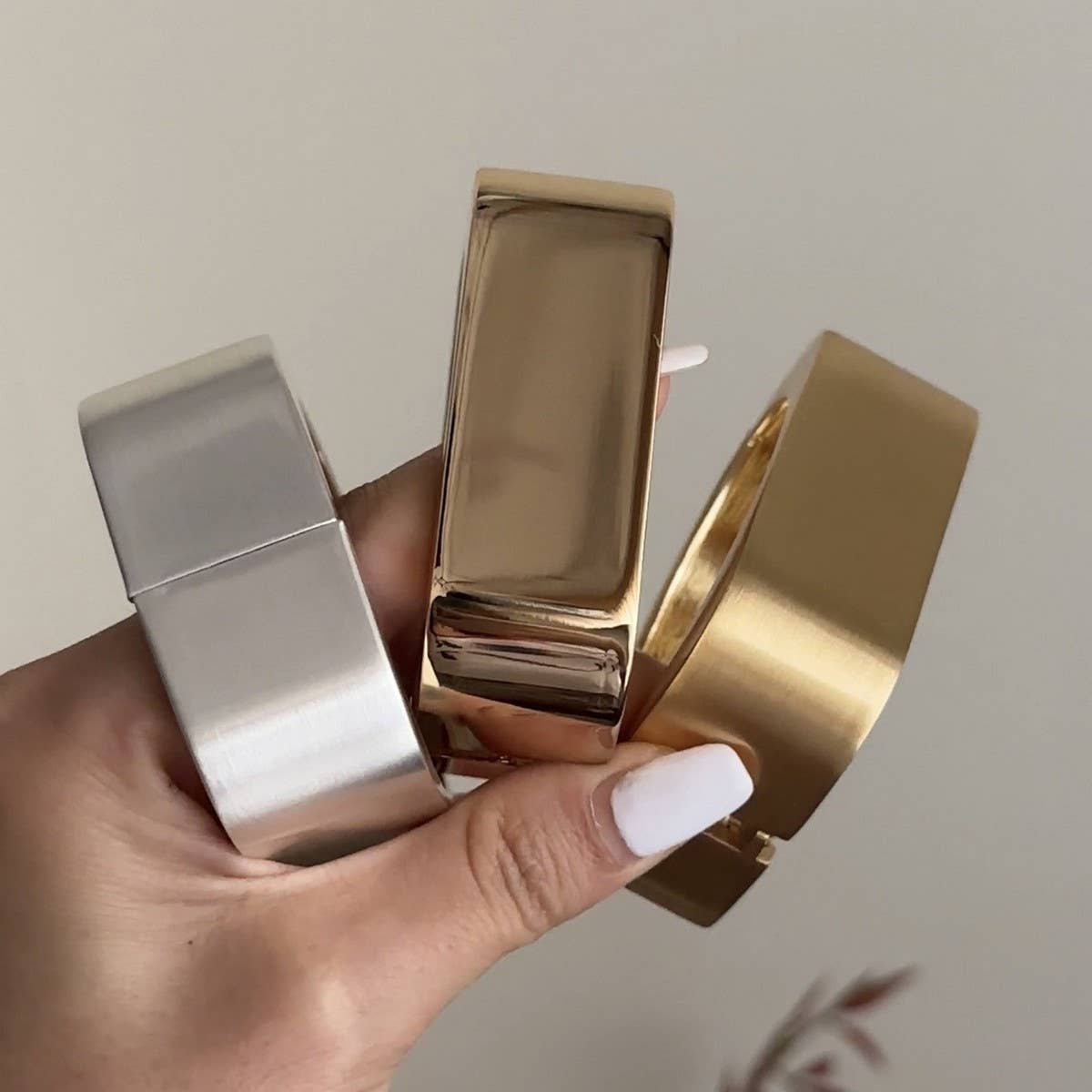 FASHIONABLE AND STYLISH SQUARE ALLOY BRACELET_CWMM3122