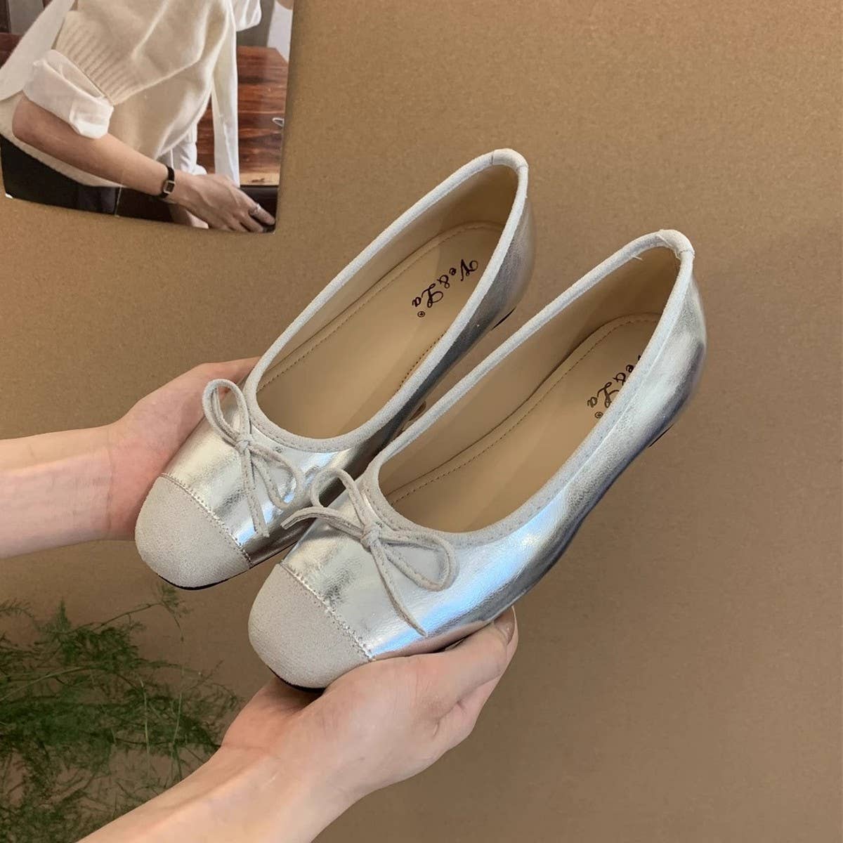 RED WEDGE ROUND TOE SLIP ON BALLET FLATS_CWSHF0125