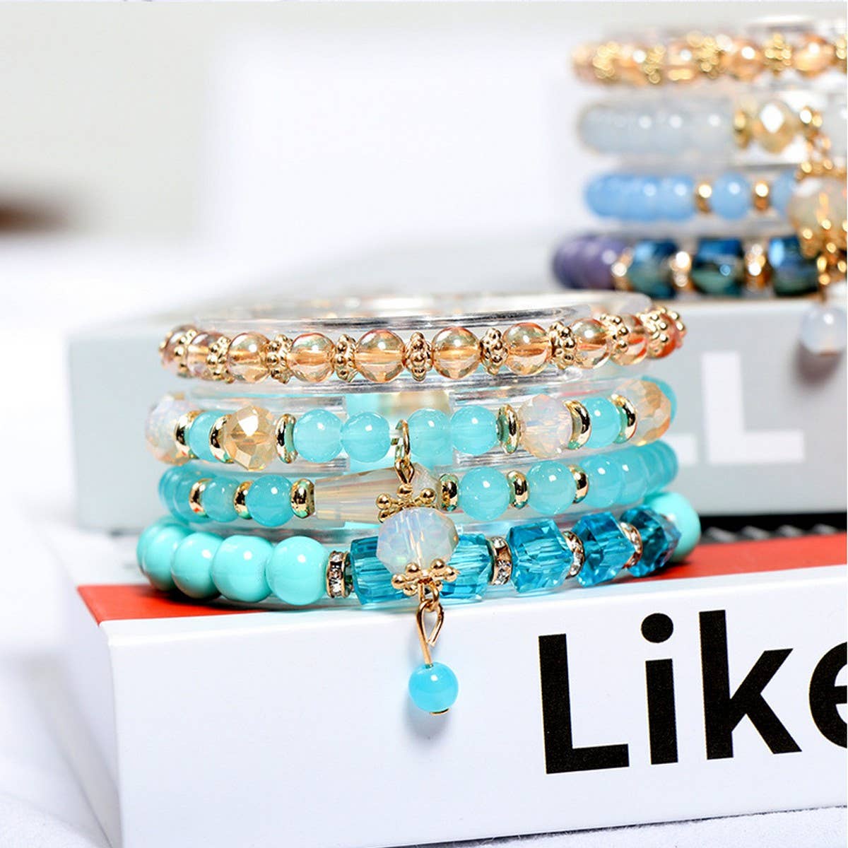 BOHEMIAN MINIMALIST ELASTIC CRYSTAL BRACELET_CWASC0696