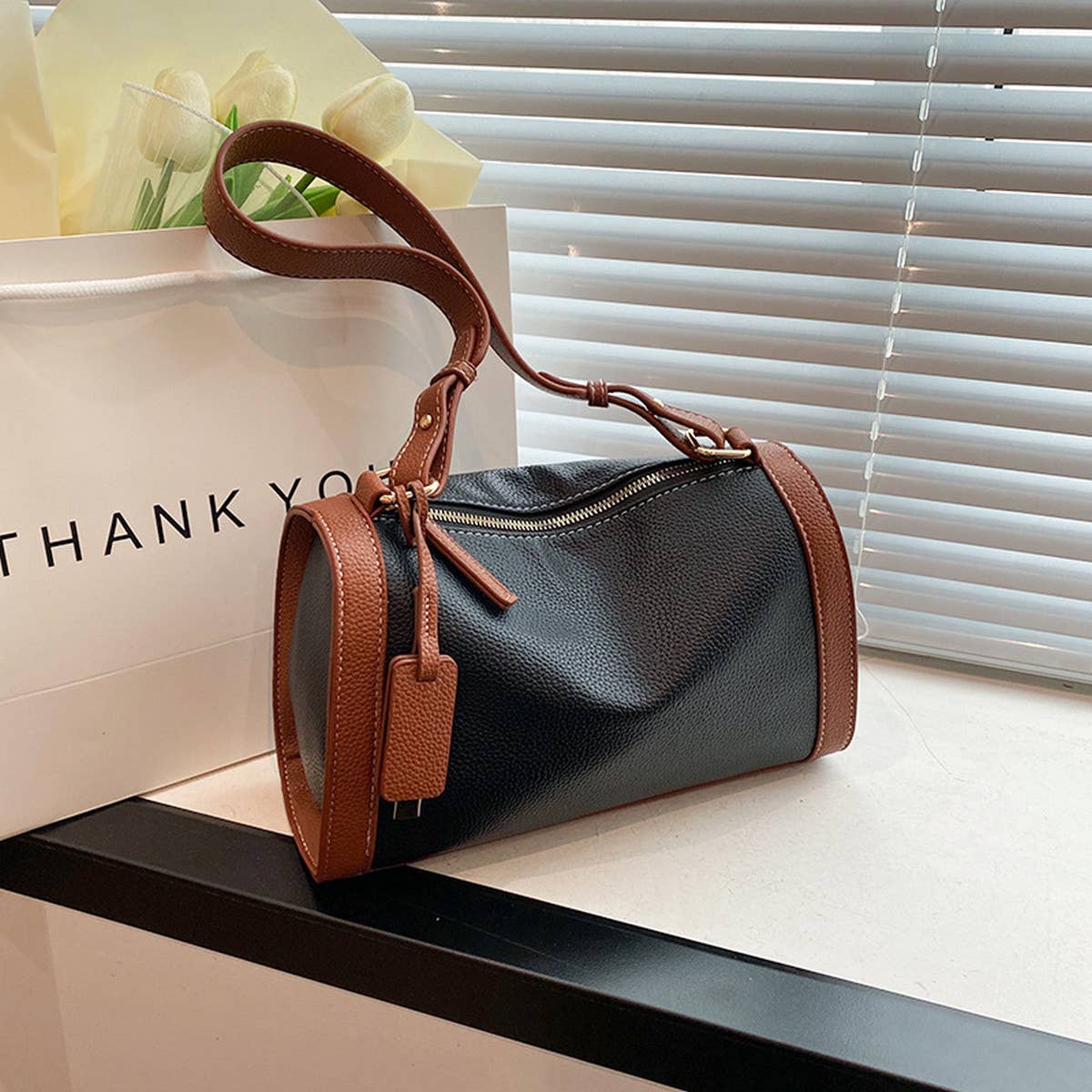 Women Contrast Armpit Shoulder Bag_Cwab1587