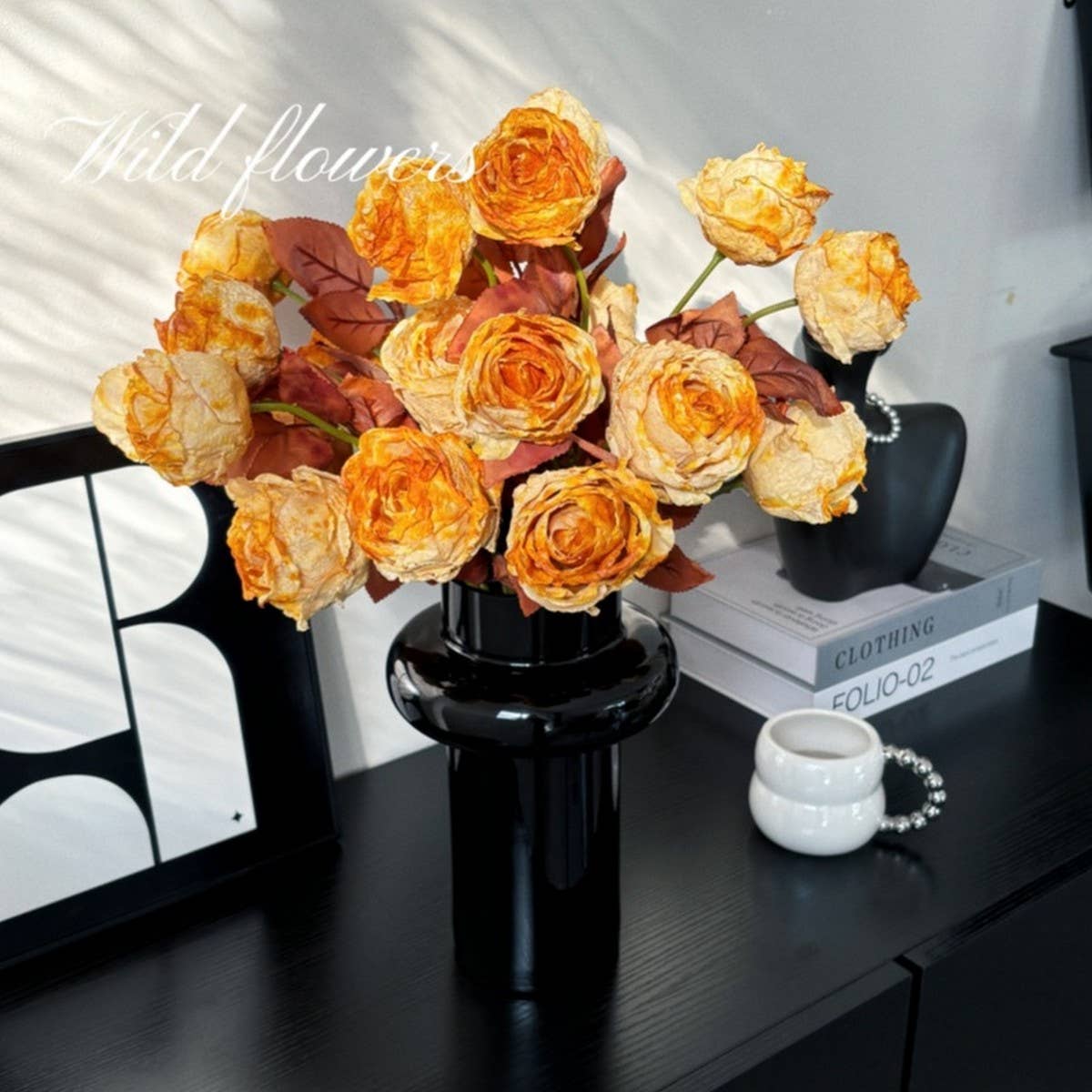 Vintage Ink-Styled Rose Bouquet With Dry Leaves_Cwmm6576