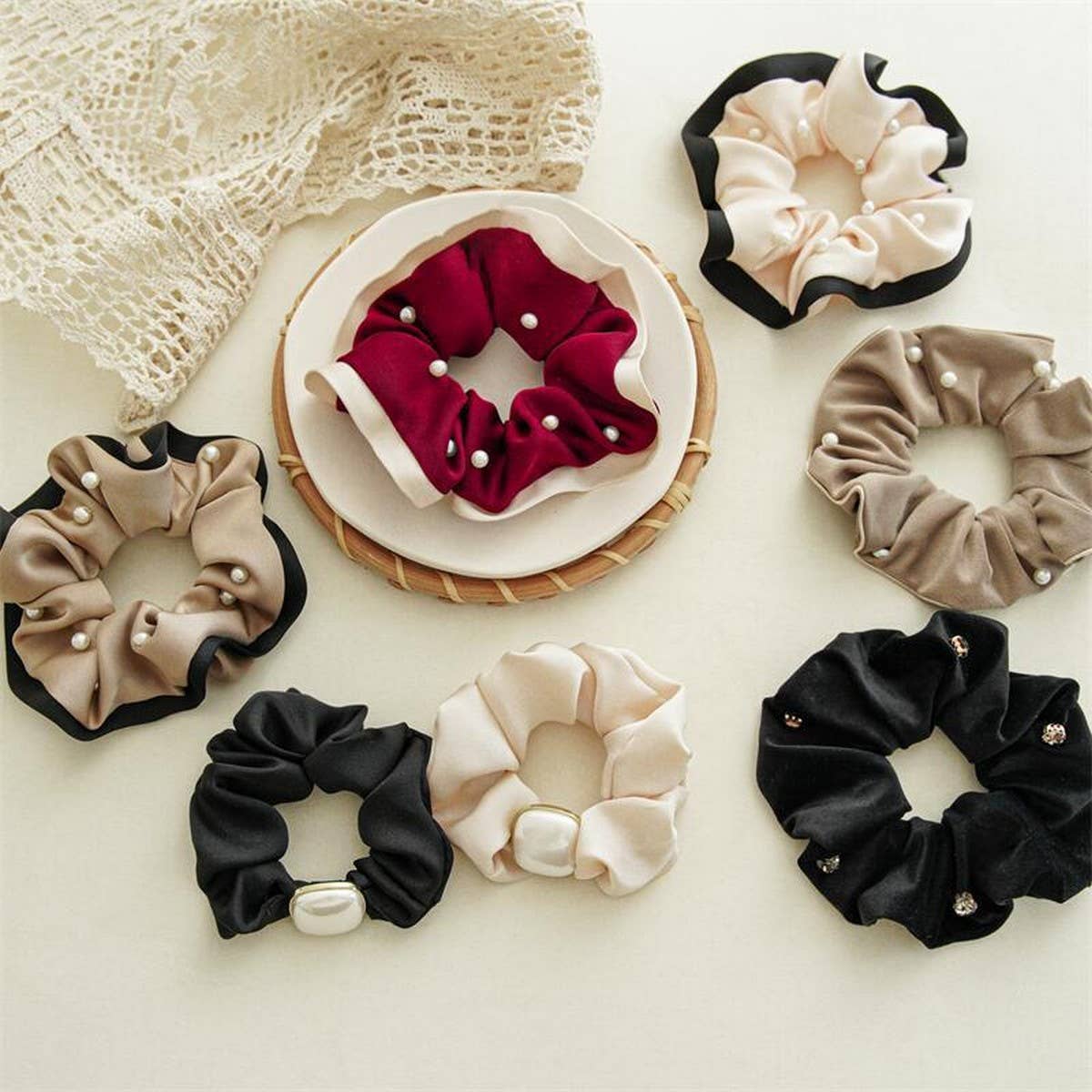 BEADED LARGE INTESTINE HAIR RING SCRUNCHIES_CWAHA2881