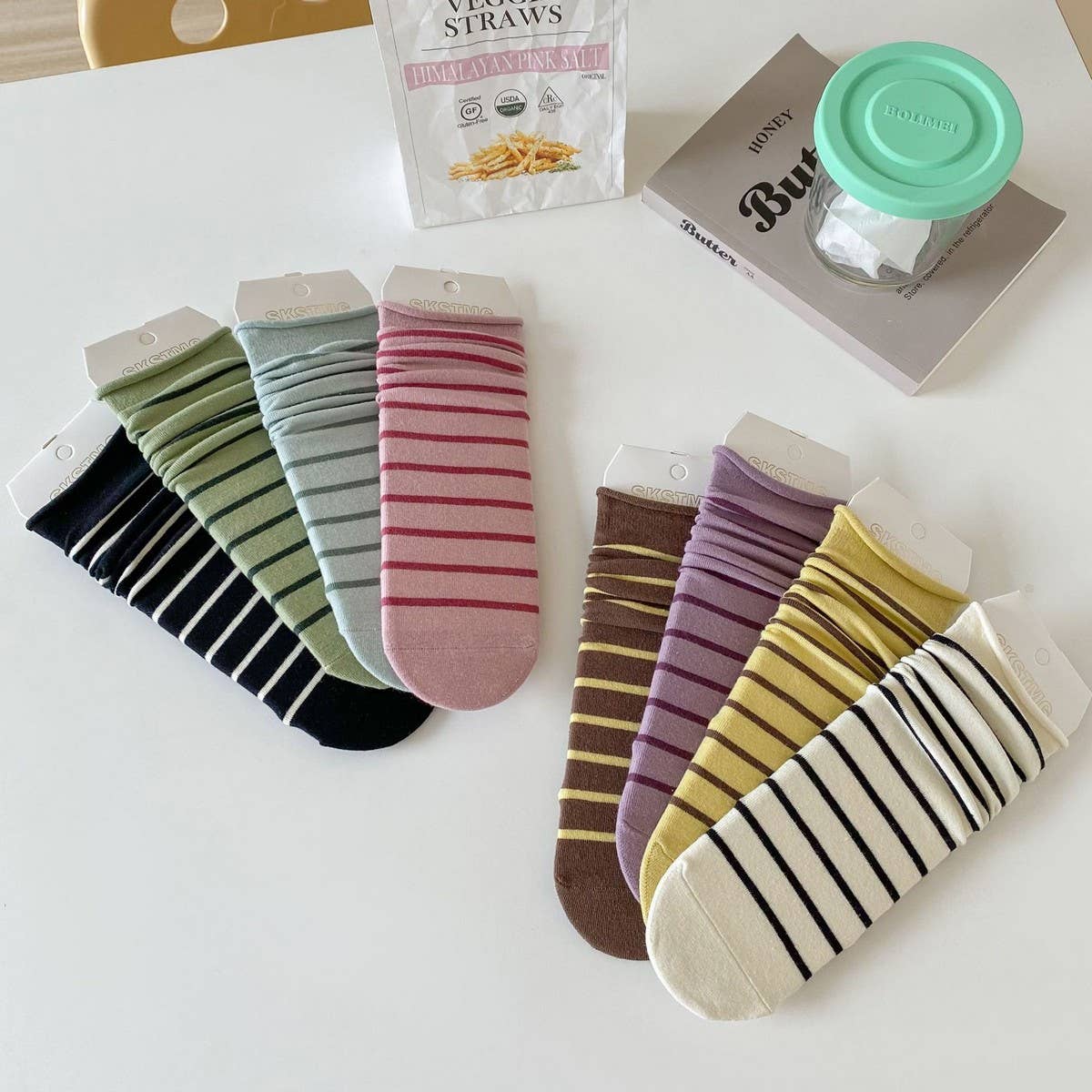 Women Hemmed Striped Straight Socks_Cwms0290