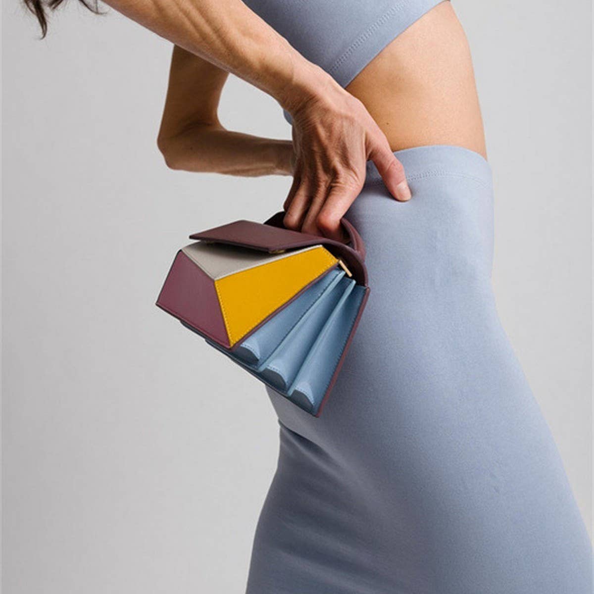 GEOMETRIC CONTRASTING COLOR PATCHWORK HANDL BAG_CWAB1932
