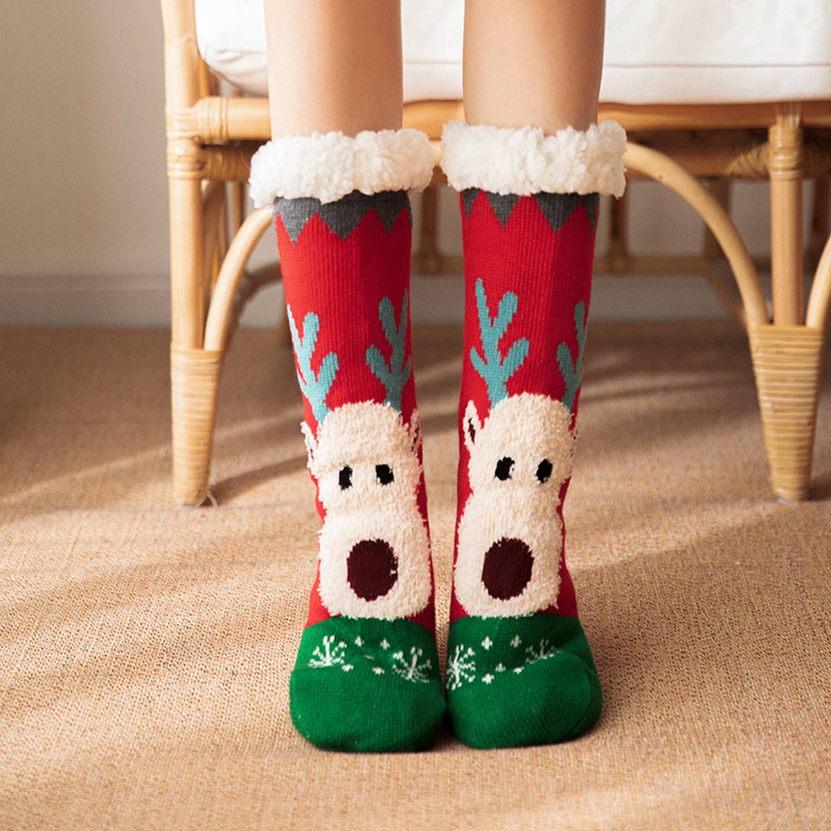CHRISTMAS STOCKING PLUSH INDOOR SLIPPERS_CWMS0723