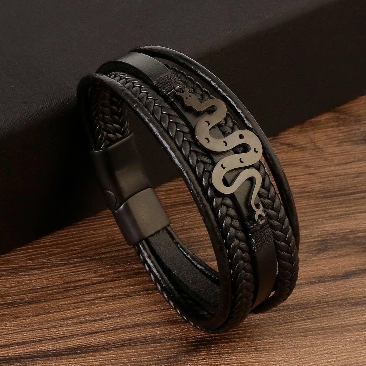 LEATHER HANDWOVEN MAGNET CLASP BRACELET_CWAJE1467