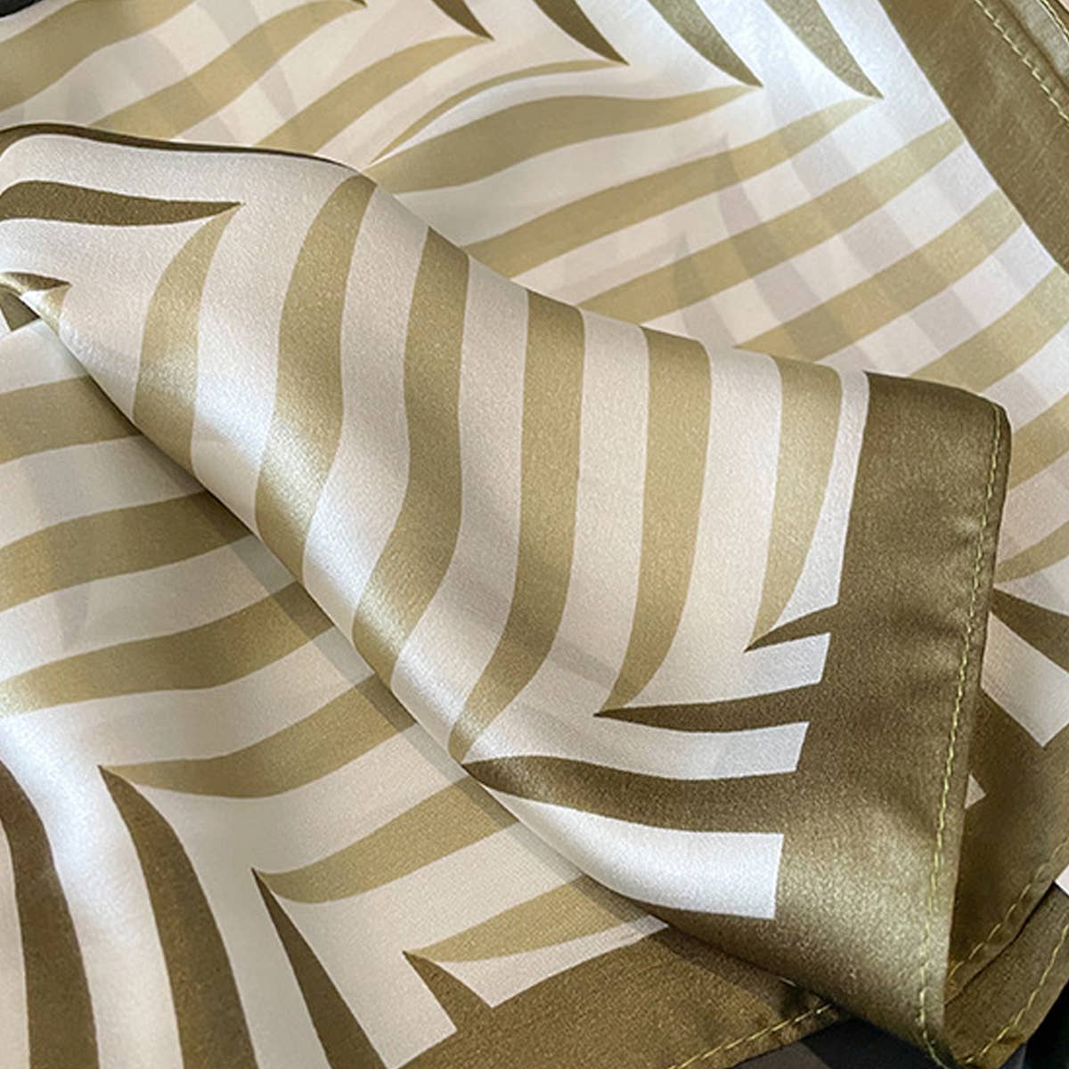 Stylish Striped Bohemian Square Scarf_Cwasc0631