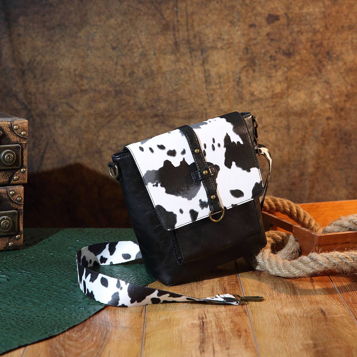 Women Printed Western Vintage Crossbody Bag_Cwab2593