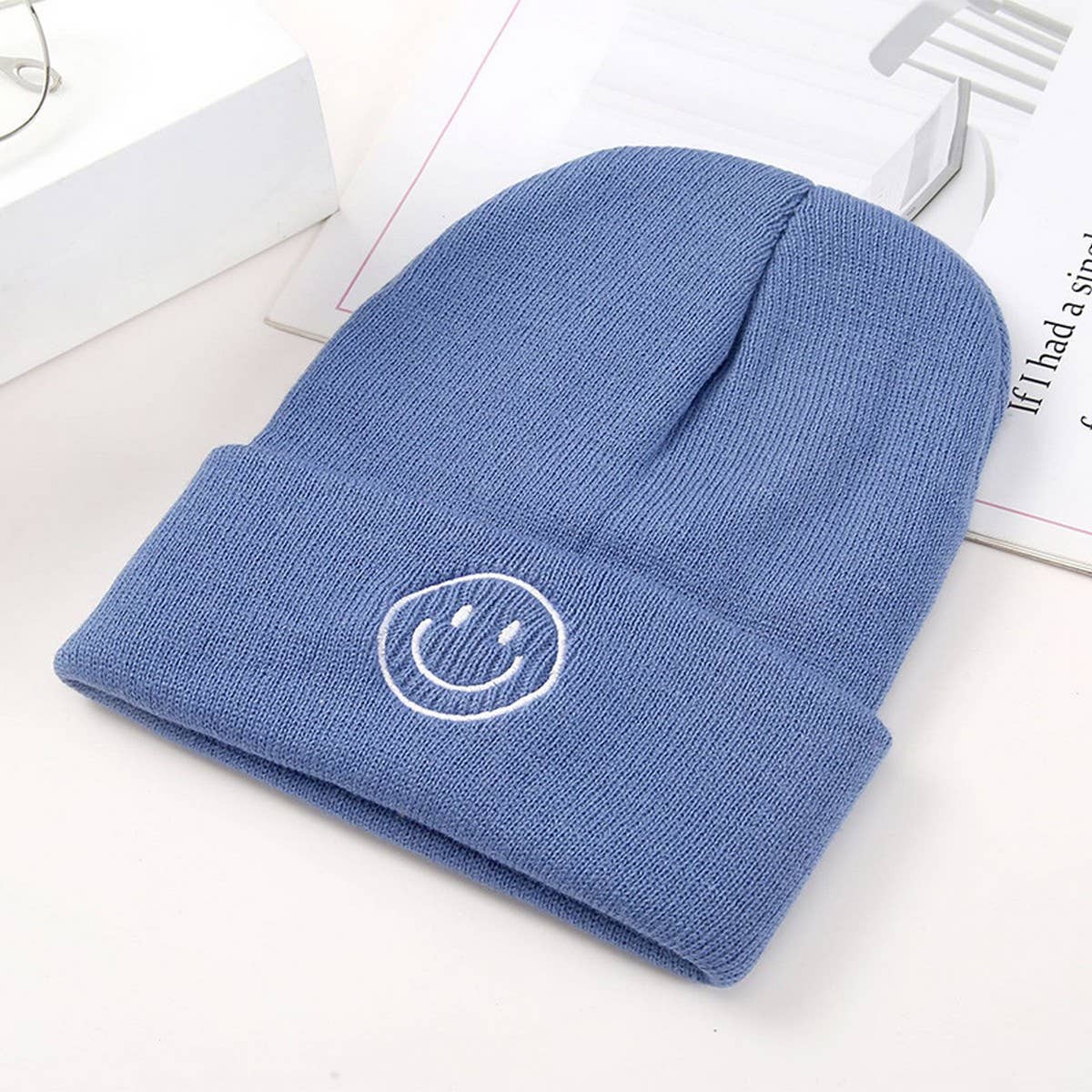 Cwah04346_Embroidered Smiley Knit Beanie Hat