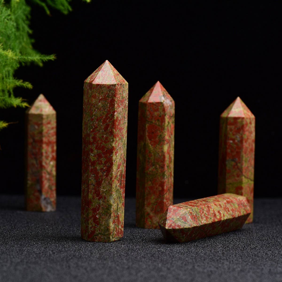 NATURAL CHRYSOPRASE HEXAGON CRYSTAL TOWER_CWMM8133