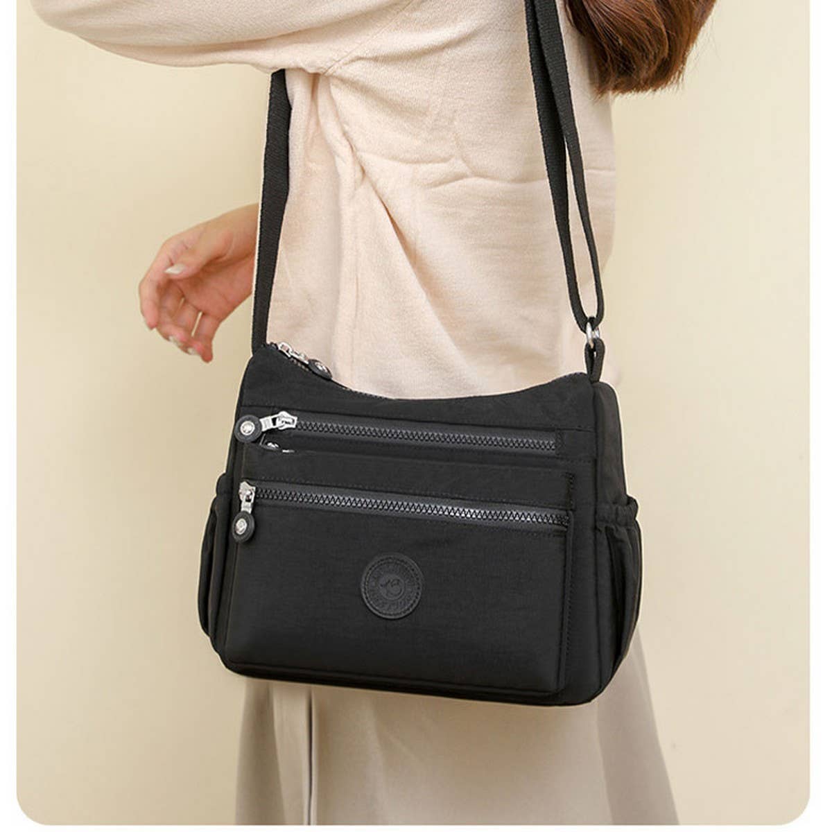 Lightweight Nylon Multi-Layer Shoulder Bag_Cwasc1760