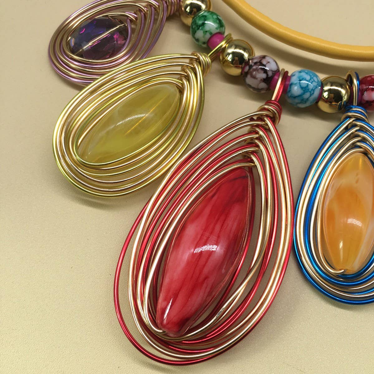 EXAGGERATED HAND WOVEN RESIN NECKLACE SET_CWMM4920