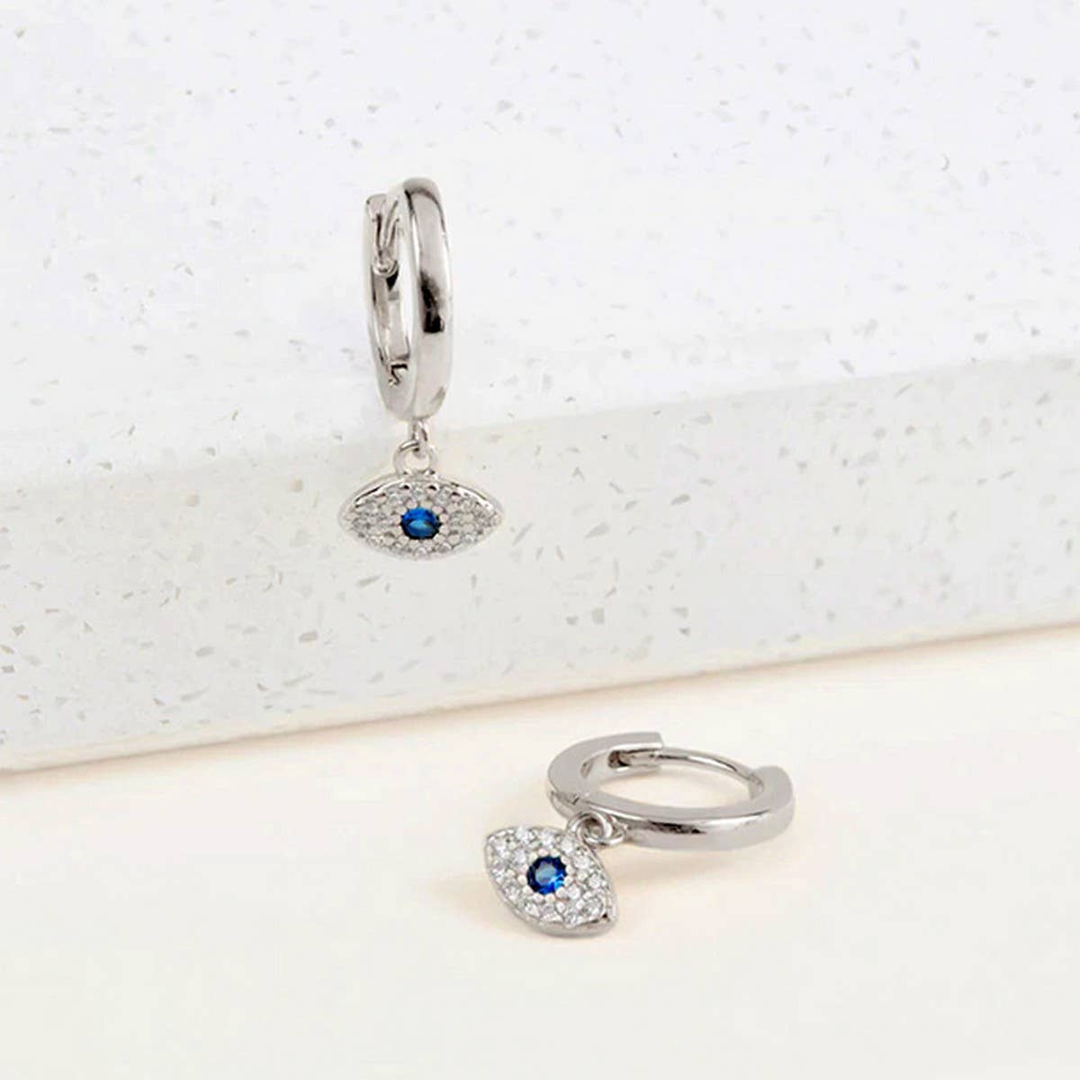 EVIL EYE BLUE EYE EARRINGS VINTAGE EARRINGS_CWAJE1773