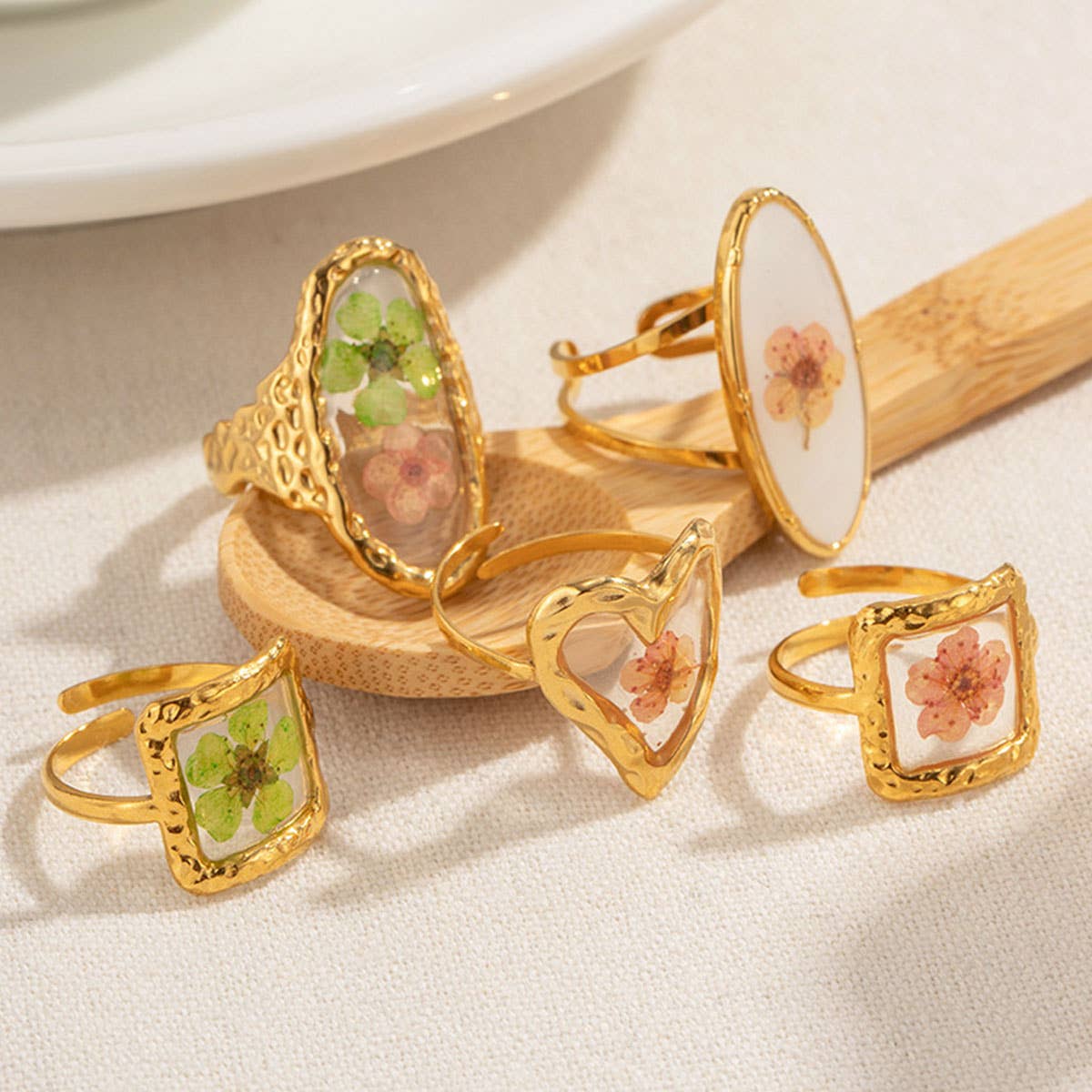 IMMORTAL FLOWER STAINLESS STEEL RINGS FOR WOMEN_CWAJE0610