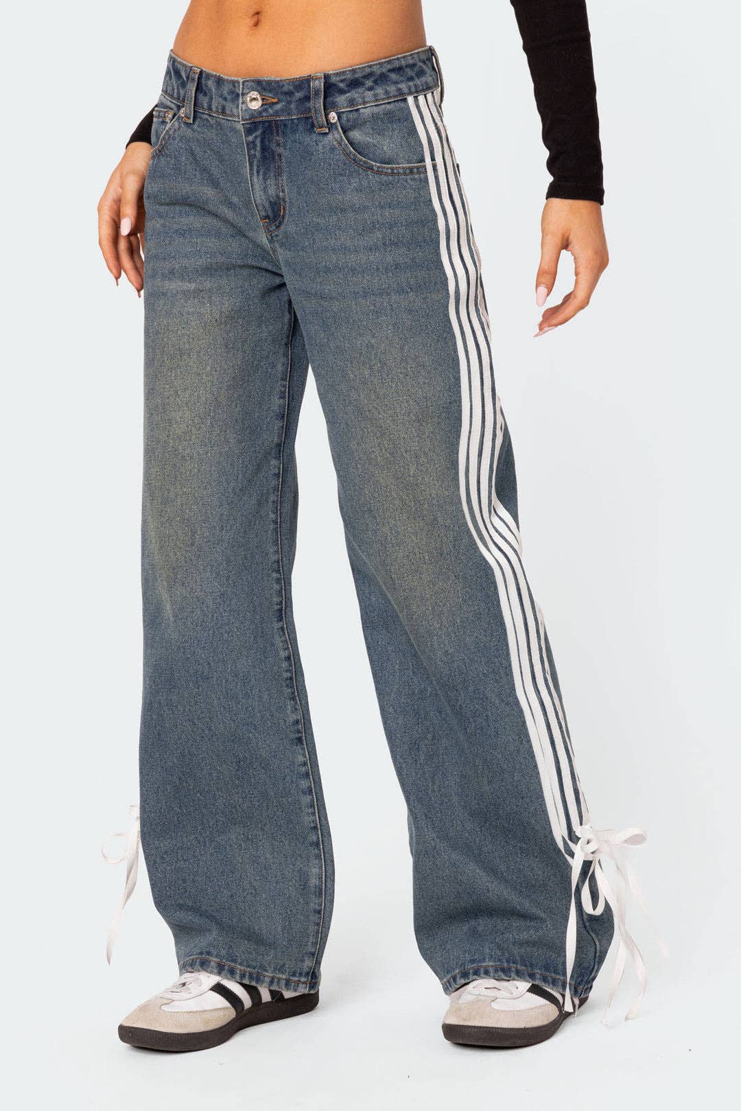 Wide-Leg Straight Leg Jeans With Side Stretch