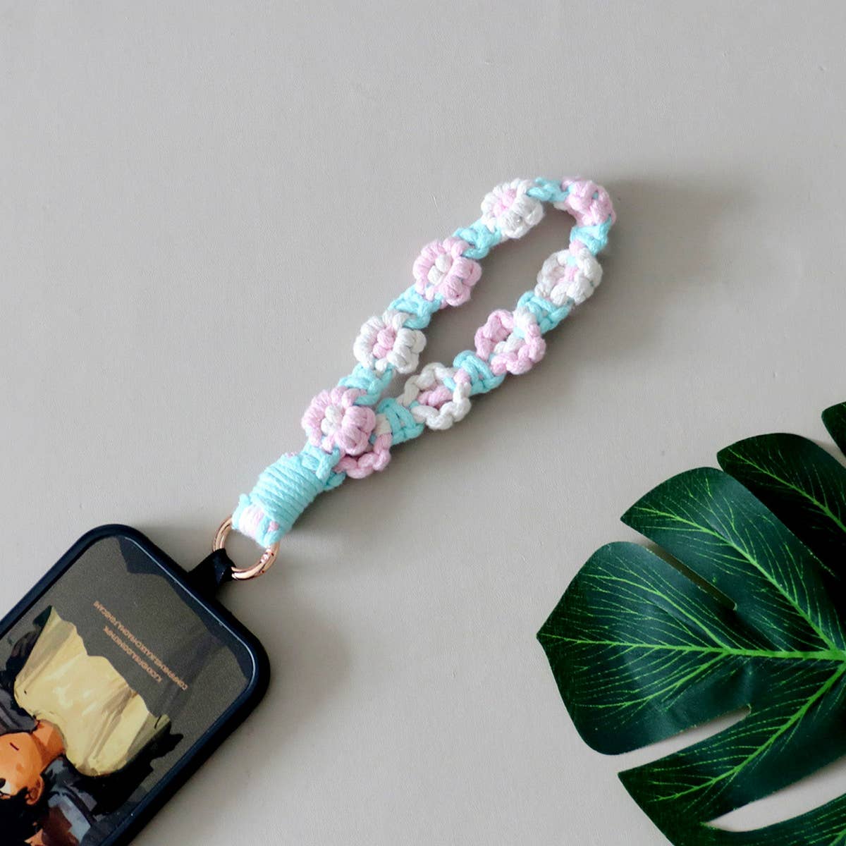 FLOWER DESIGN WOVEN KEYCHAIN_CWMM1567