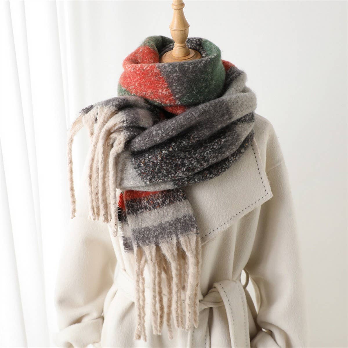 MODERN COMMUTER TRIANGLE FRINGE WINTER SCARF_CWASC2740
