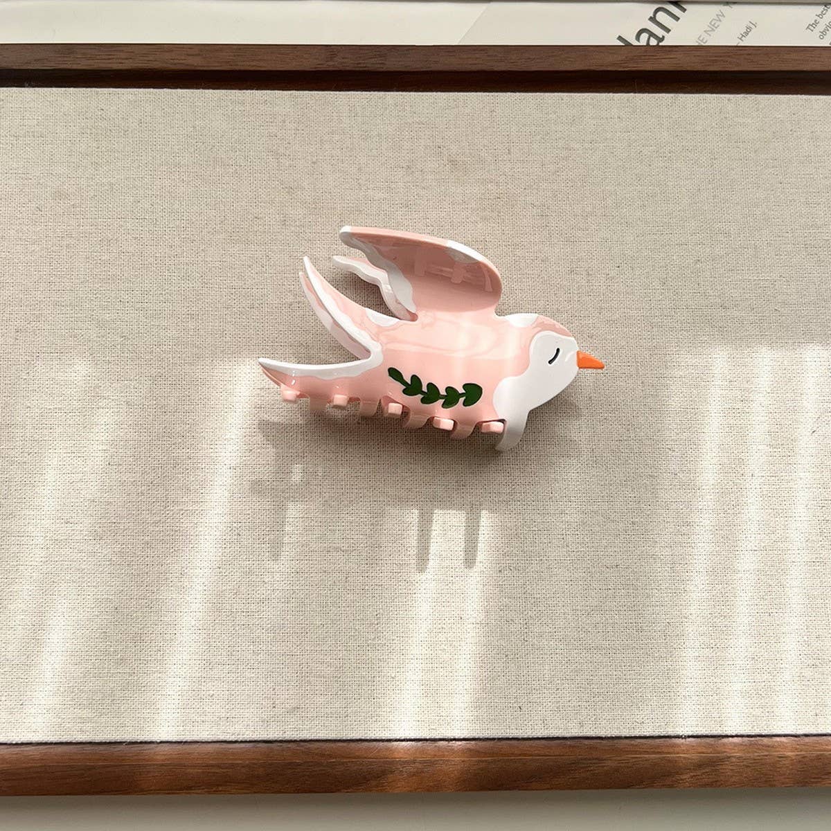 SWALLOW ACETATE HAIR CLAW BIRD INSPIRED BACK CLIP_CWAHA6021