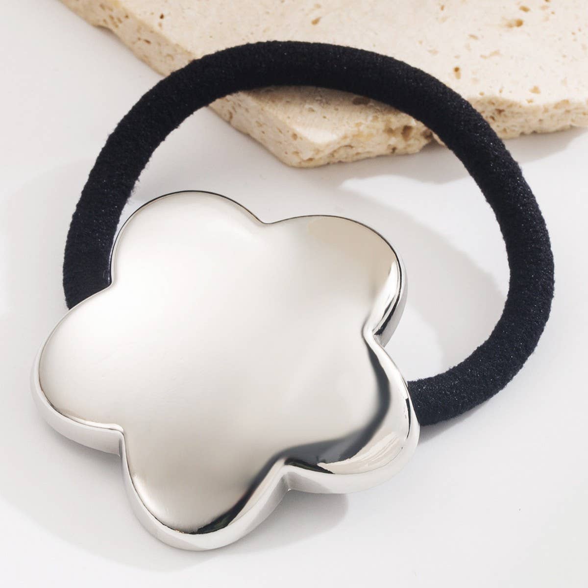 NEW MINIMALIST FLOWER HAIR TIE FOR PONYTAILS_CWAHA6202