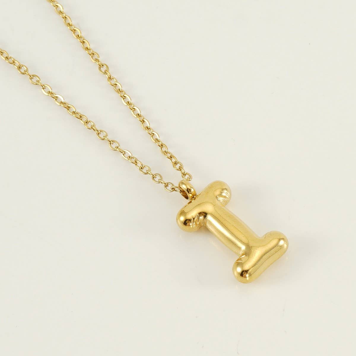 18K GOLD 26 LETTER PENDANT NECKLACE_CWAJE0676